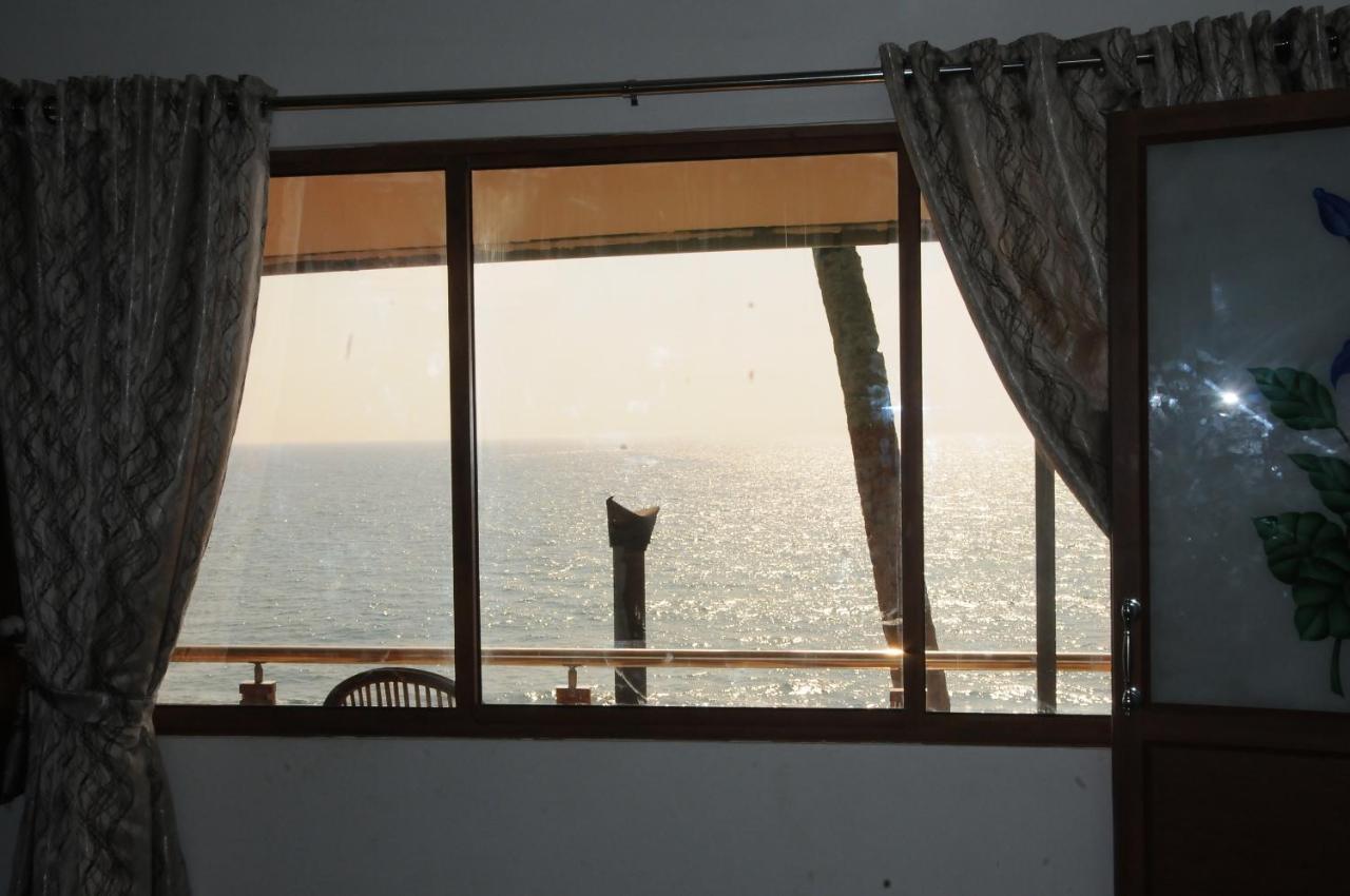 Black Beach Resort Varkala Εξωτερικό φωτογραφία